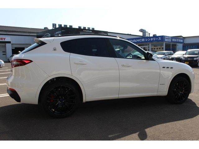 Maserati LEVANTE 2020-07 3492-21