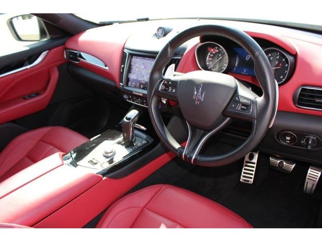 Maserati LEVANTE 2020-07 3492-15