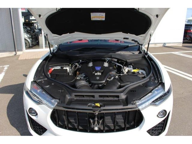 Maserati LEVANTE 2020-07 3492-8