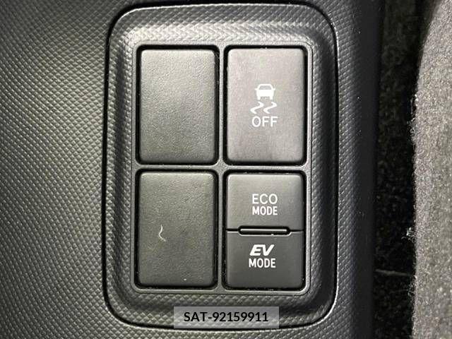 Toyota AQUA 2019-10 380321-7