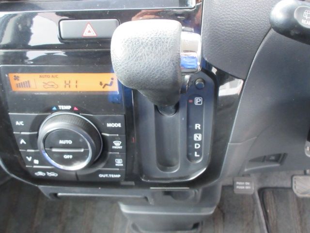 Nissan ROOX 2011-06 283-17