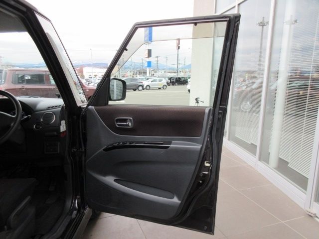 Nissan ROOX 2011-06 283-11