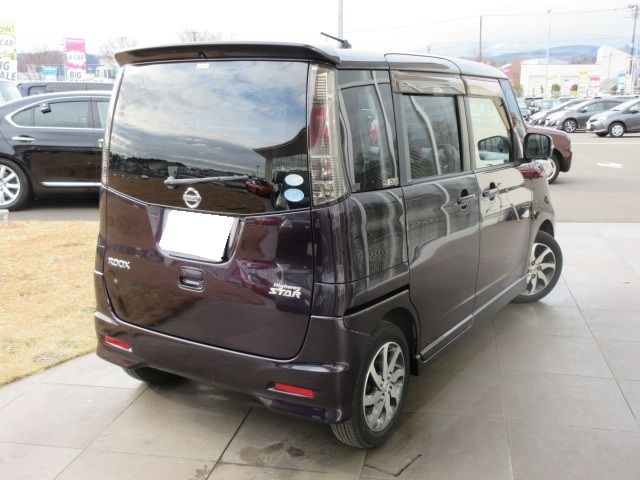 Nissan ROOX 2011-06 283-1
