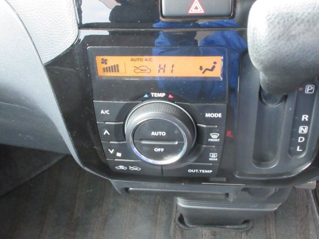 Nissan ROOX 2011-06 283-16