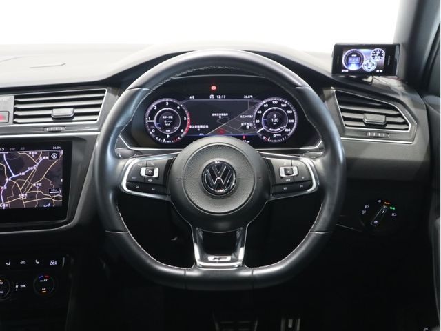 VolksWagen TIGUAN 2019-03 10682-10