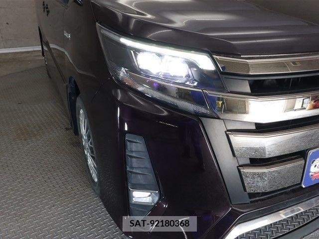 Toyota NOAH HYBRID 2018-01 207473-17