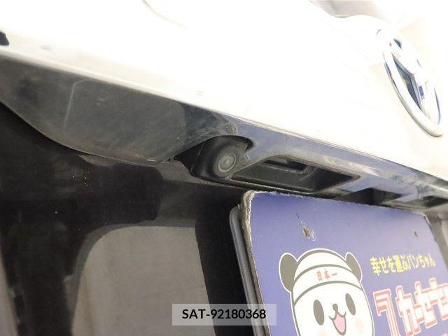 Toyota NOAH HYBRID 2018-01 207473-18