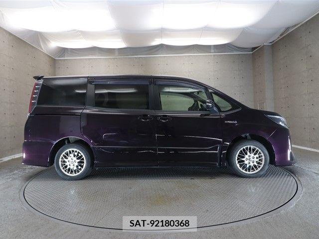 Toyota NOAH HYBRID 2018-01 207473-21