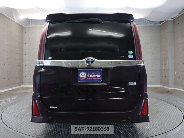 Toyota NOAH HYBRID 2018-01 207473-22