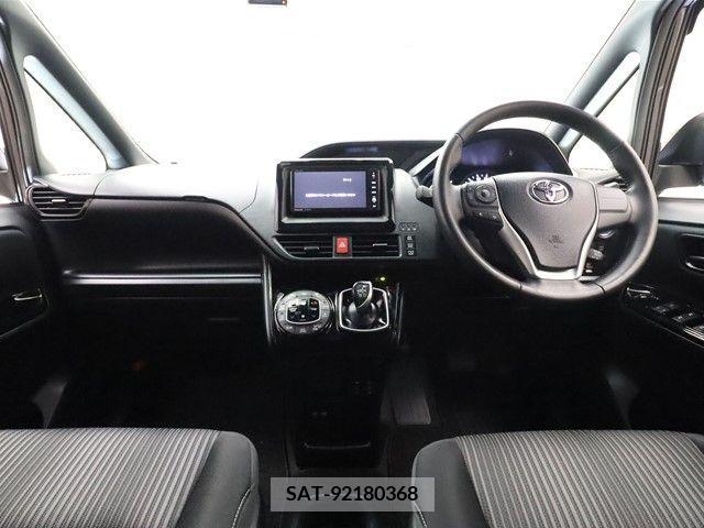 Toyota NOAH HYBRID 2018-01 207473-2