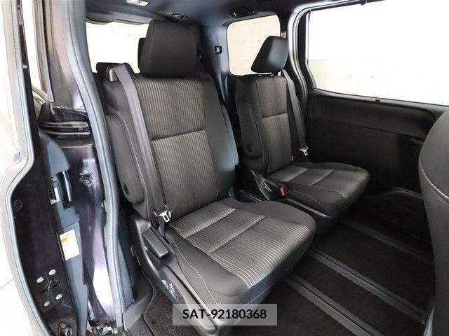 Toyota NOAH HYBRID 2018-01 207473-4