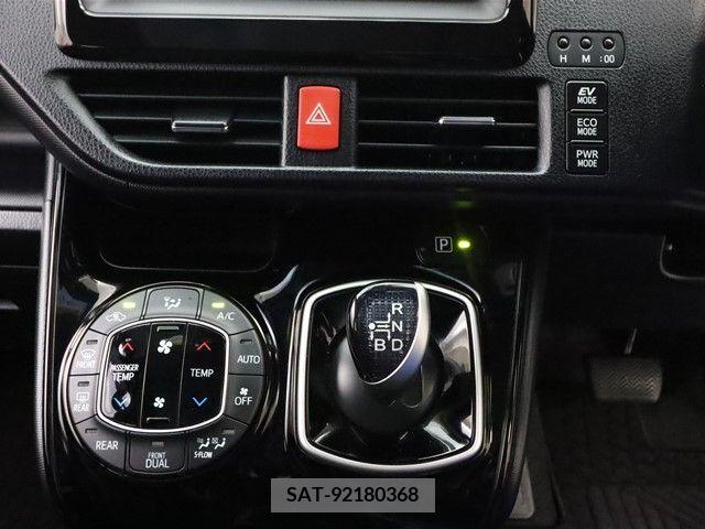 Toyota NOAH HYBRID 2018-01 207473-11