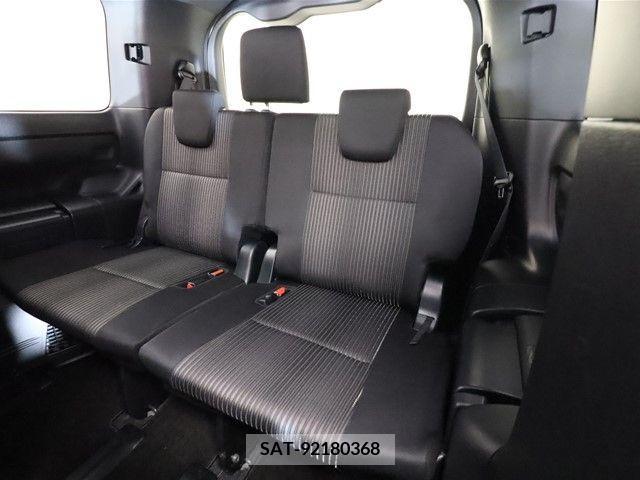 Toyota NOAH HYBRID 2018-01 207473-7