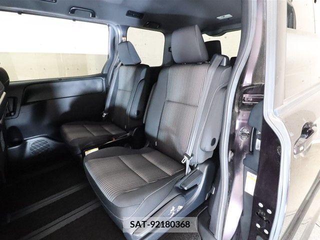 Toyota NOAH HYBRID 2018-01 207473-6