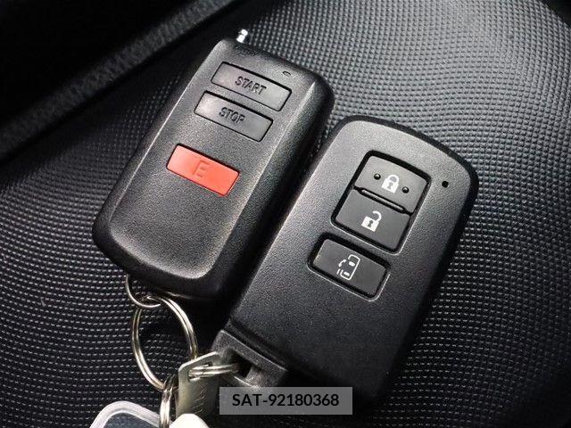 Toyota NOAH HYBRID 2018-01 207473-15