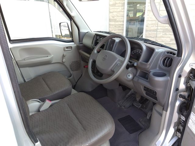 Nissan CLIPPER 2017-07 187683-5