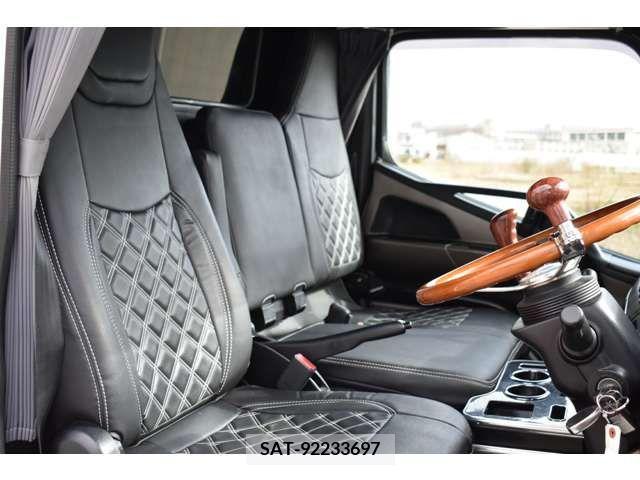 Mitsubishi CANTER 2018-01 216884-11