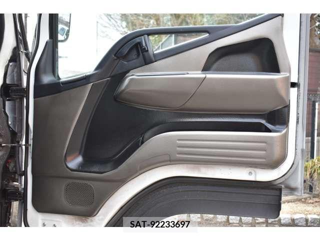 Mitsubishi CANTER 2018-01 216884-7