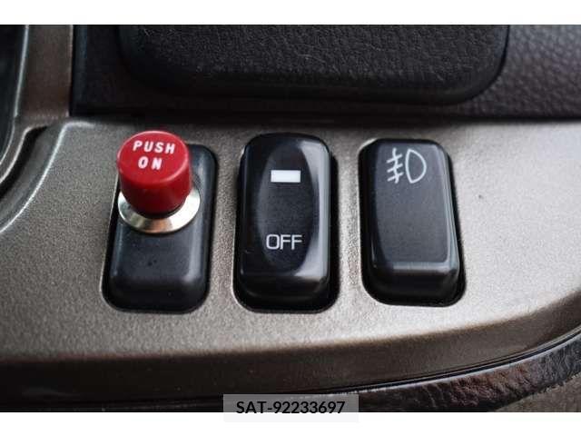 Mitsubishi CANTER 2018-01 216884-16