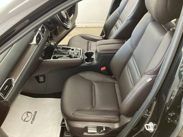 Mazda CX-8 2018-04 24492-14