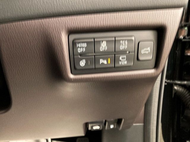 Mazda CX-8 2018-04 24492-26