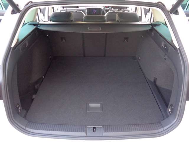 VolksWagen PASSAT VARIANT 2018-05 15870-6