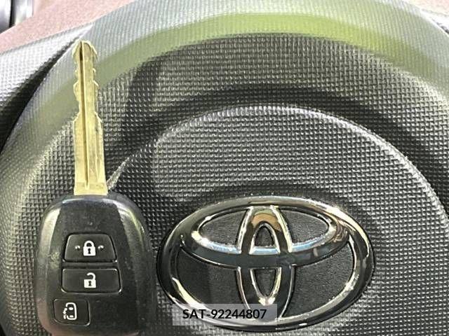 Toyota SPADE 2014-08 340081-5