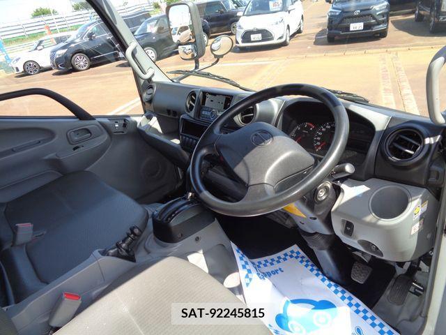 Hino DUTRO 2019-07 296727-1