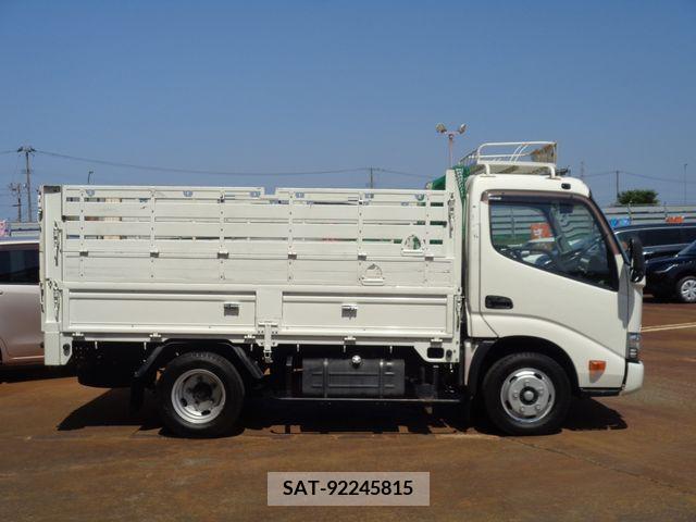 Hino DUTRO 2019-07 296727-4