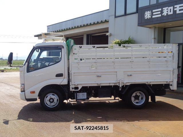 Hino DUTRO 2019-07 296727-5