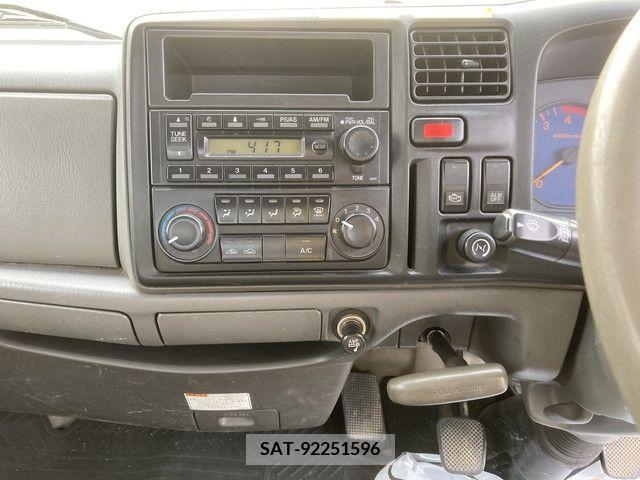 Mazda TITAN 2004-03 287675-1