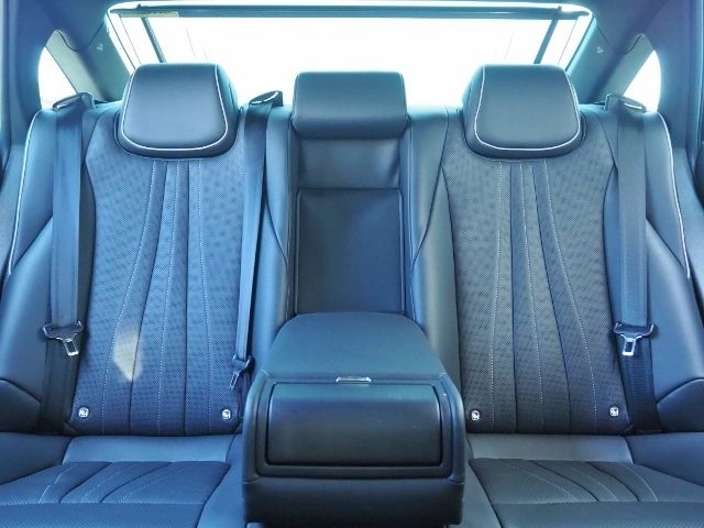 Toyota CROWN SEDAN 2018-06 3047-13