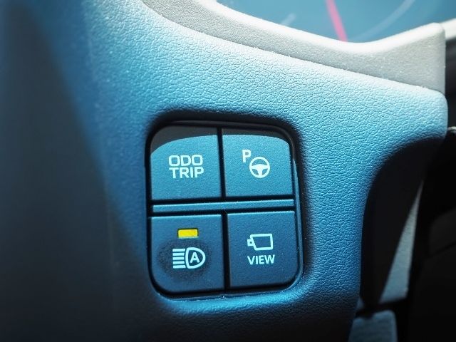 Toyota CROWN SEDAN 2018-06 3047-28