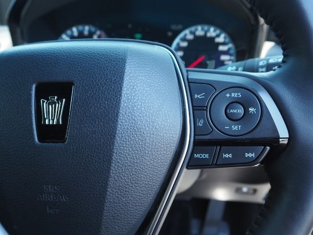 Toyota CROWN SEDAN 2018-06 3047-17