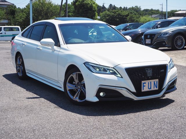 Toyota CROWN SEDAN 2018-06 3047-2