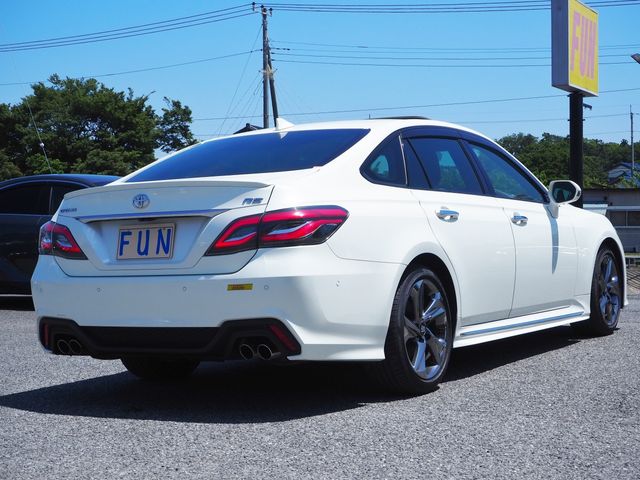 Toyota CROWN SEDAN 2018-06 3047-4