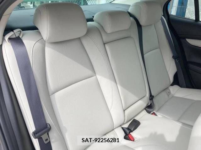 Mazda MAZDA3 2019-07 325408-9