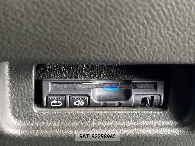 Nissan CUBE 2013-01 378447-5
