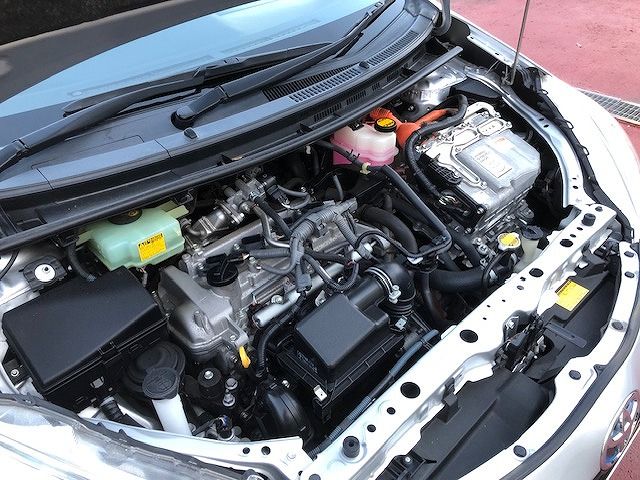 Toyota AQUA 2015-04 187839-27