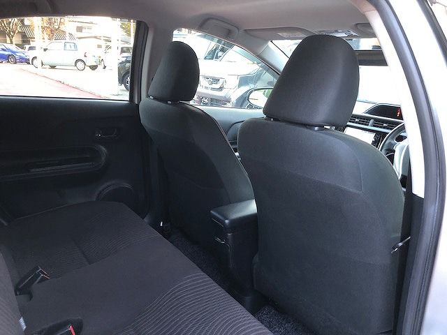 Toyota AQUA 2015-04 187839-3