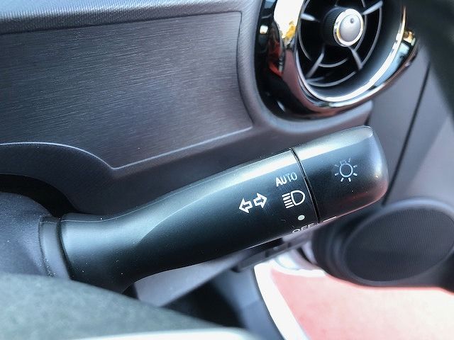 Toyota AQUA 2015-04 187839-17