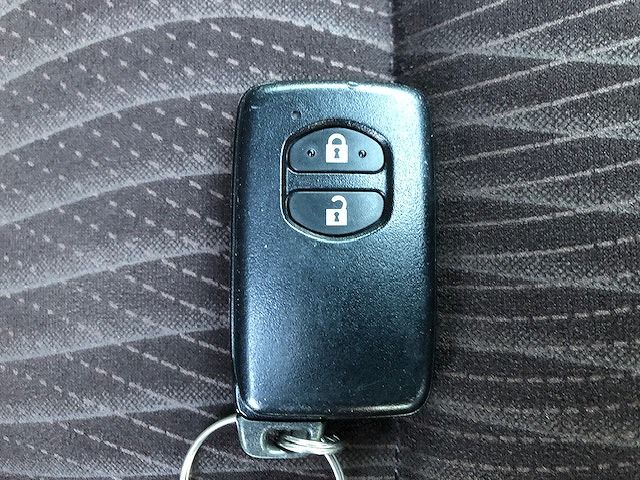Toyota AQUA 2015-04 187839-16
