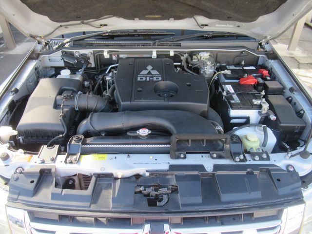 Mitsubishi PAJERO 2013-06 191406-25