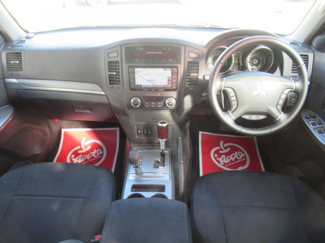 Mitsubishi PAJERO 2013-06 191406-1