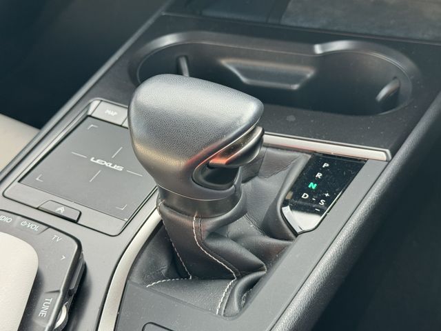 Lexus UX 2021-12 191737-22