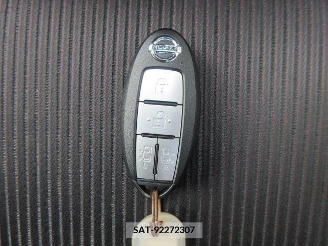 Nissan SERENA 2018-11 324981-18