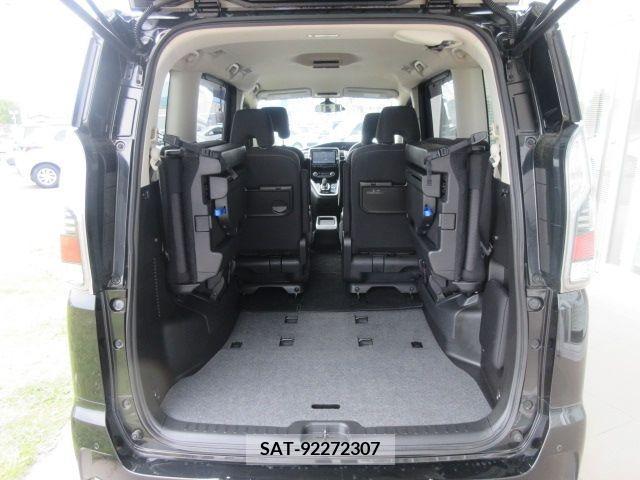 Nissan SERENA 2018-11 324981-11