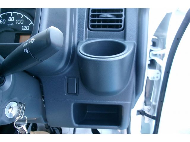 Suzuki CARRY TRUCK 2022-12 17079-18