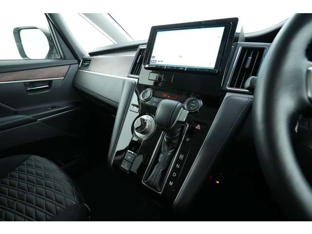 Mitsubishi DELICA D5 2022-12 17148-12