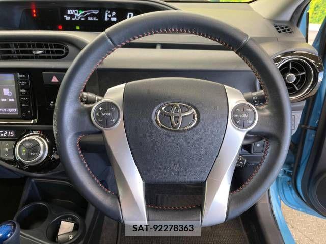 Toyota AQUA 2015-07 384174-11